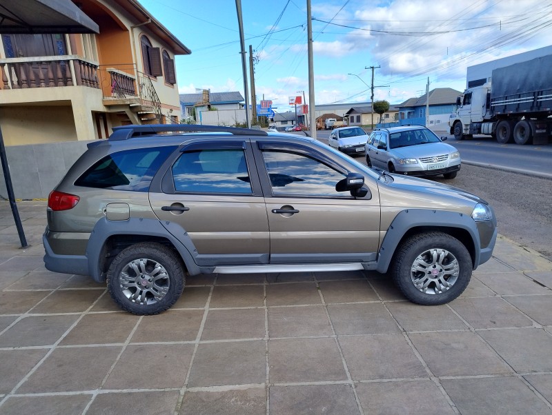 PALIO 1.8 MPI ADVENTURE LOCKER WEEKEND 8V FLEX 4P MANUAL - 2009 - VACARIA