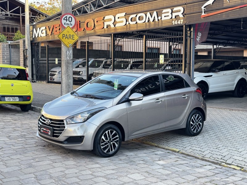 HB20 1.0 COMFORT PLUS 12V TURBO FLEX 4P MANUAL