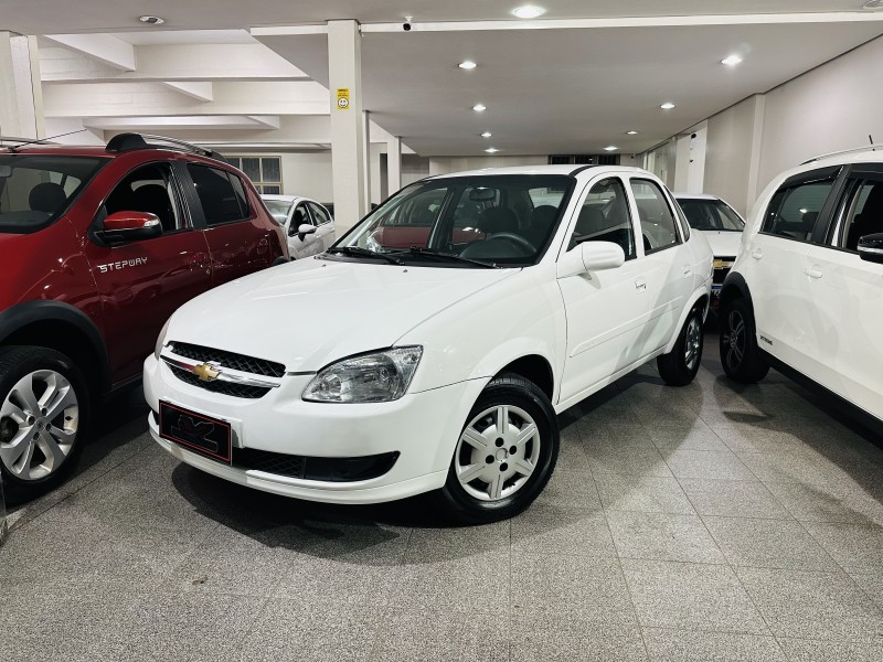 CLASSIC 1.0 MPFI LS 8V FLEX 4P MANUAL