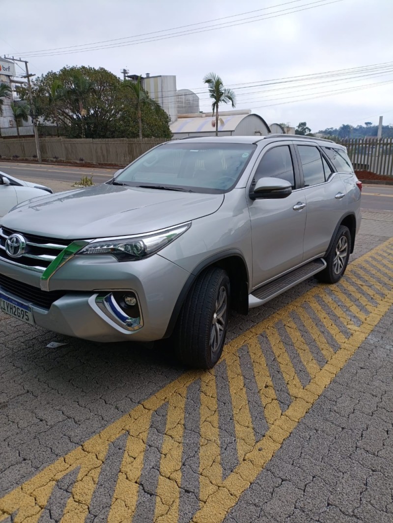 hilux sw4 2.8 4x4 srx platinum turbo 7 lugares diesel 4p automatico 2018 ivoti