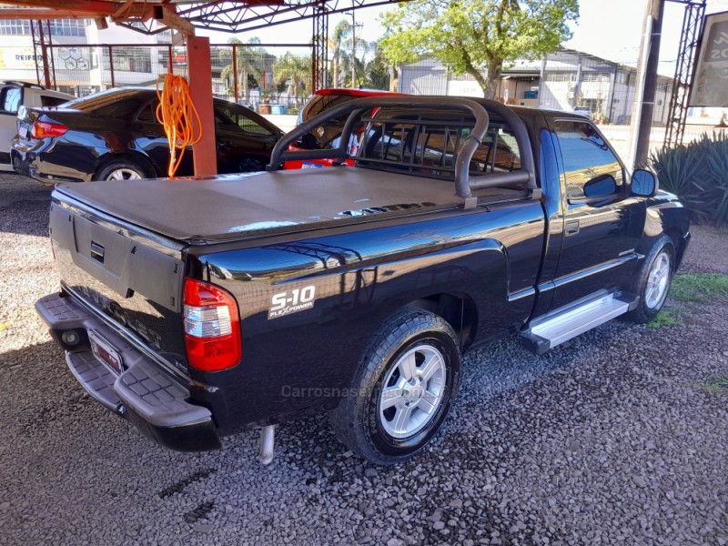 S10 2.4 MPFI ADVANTAGE 4X2 CS 8V FLEX 2P MANUAL - 2011 - VERANóPOLIS