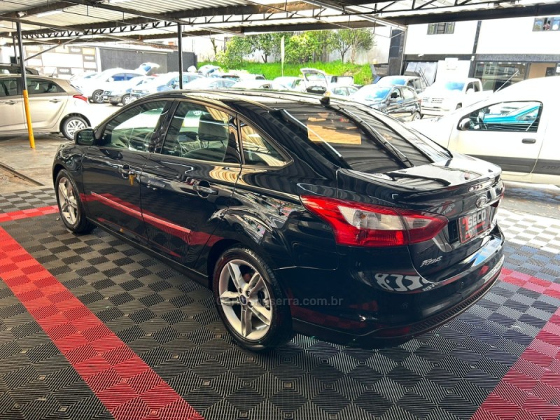 FOCUS 2.0 SE FASTBACK 16V FLEX 4P AUTOMÁTICO - 2015 - PASSO FUNDO