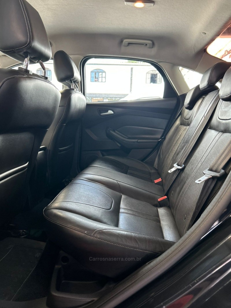 FOCUS 2.0 SE FASTBACK 16V FLEX 4P AUTOMÁTICO - 2015 - PASSO FUNDO