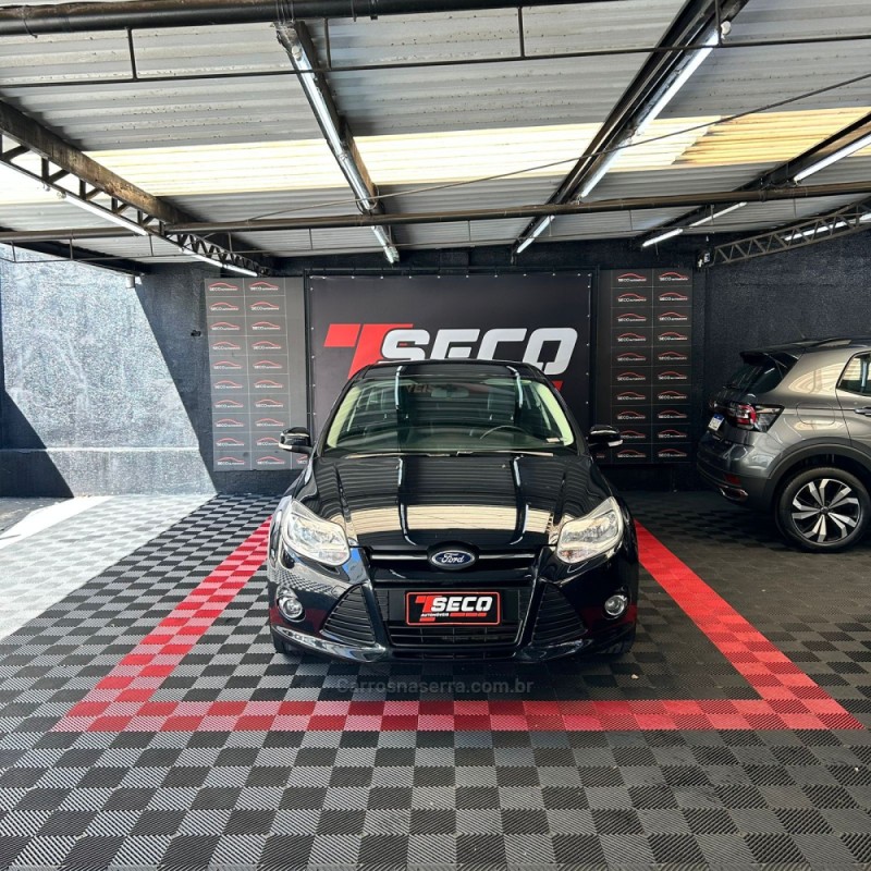 FOCUS 2.0 SE FASTBACK 16V FLEX 4P AUTOMÁTICO - 2015 - PASSO FUNDO