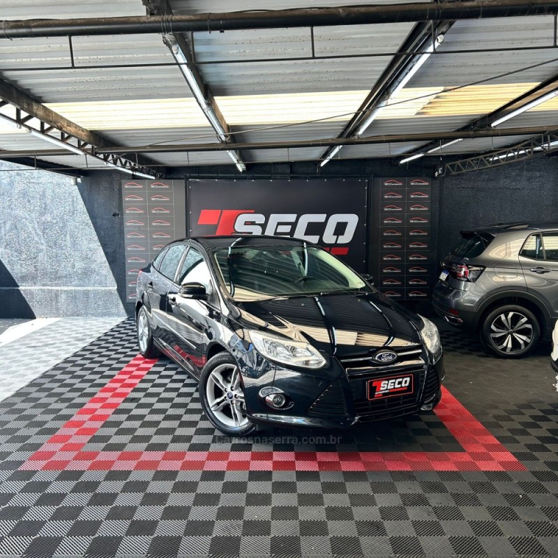FOCUS 2.0 SE FASTBACK 16V FLEX 4P AUTOMÁTICO - 2015 - PASSO FUNDO