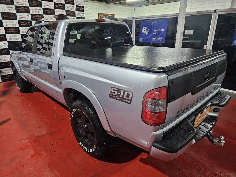 S10 2.4 MPFI EXECUTIVE 4X2 CD 8V FLEX 4P MANUAL - 2010 - CAXIAS DO SUL