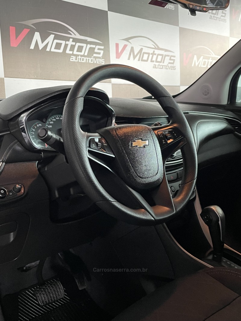 TRACKER 1.4 16V TURBO FLEX LT AUTOMÁTICO - 2017 - PAROBé