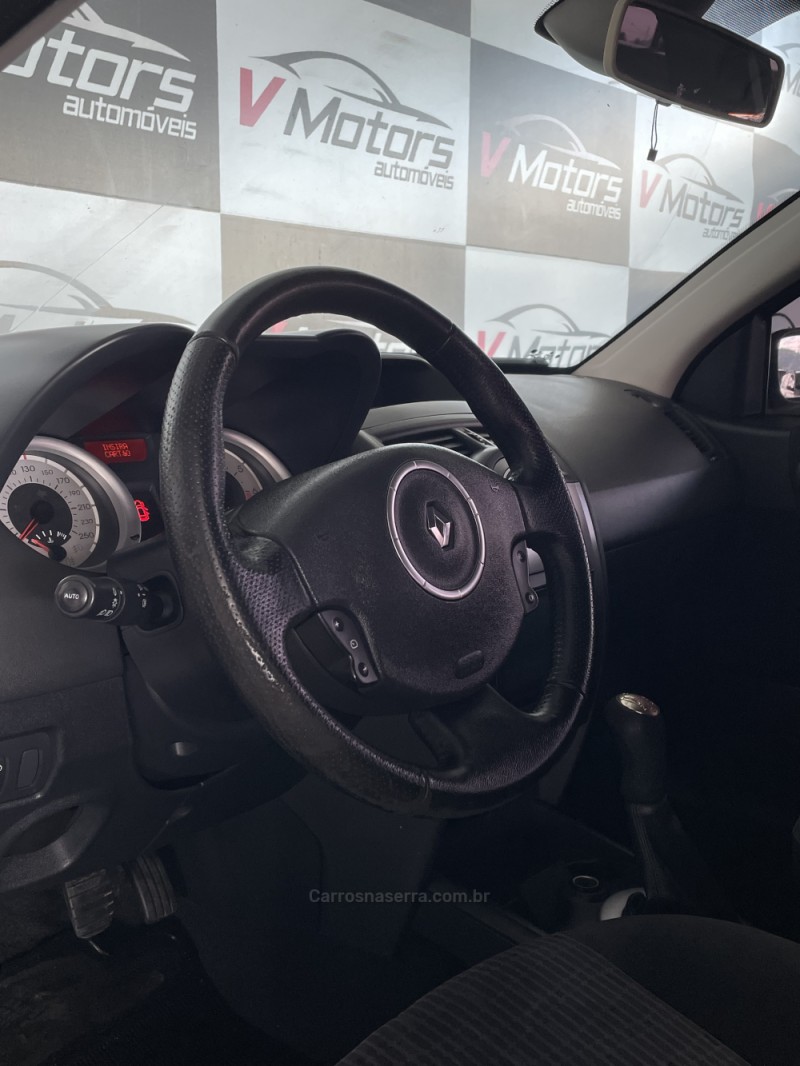 MÉGANE 1.6 DYNAMIQUE GRAND TOUR 16V FLEX 4P MANUAL - 2012 - PAROBé