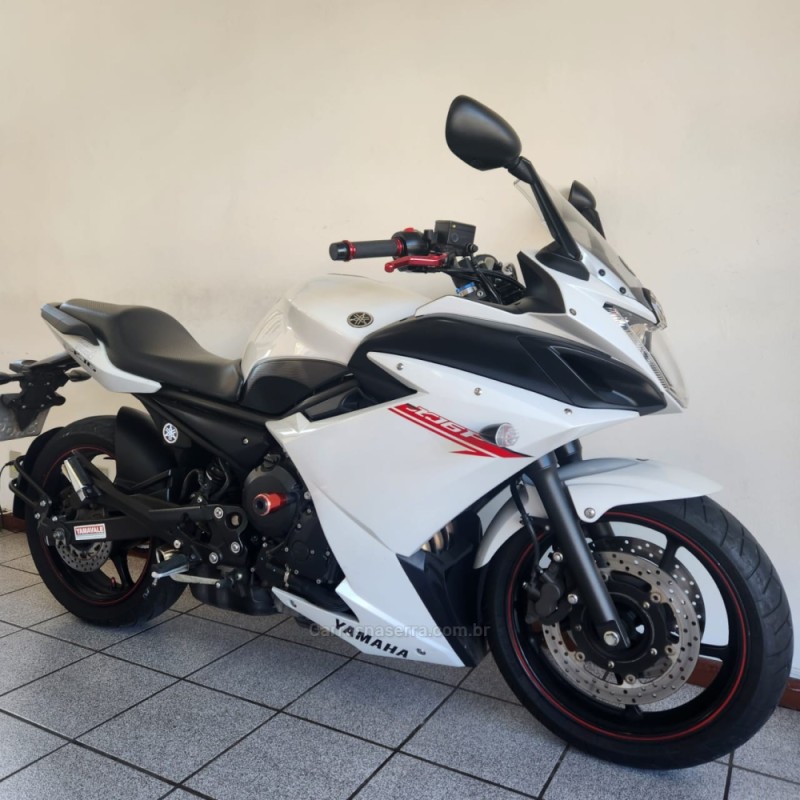 XJ6 F  - 2012 - FARROUPILHA