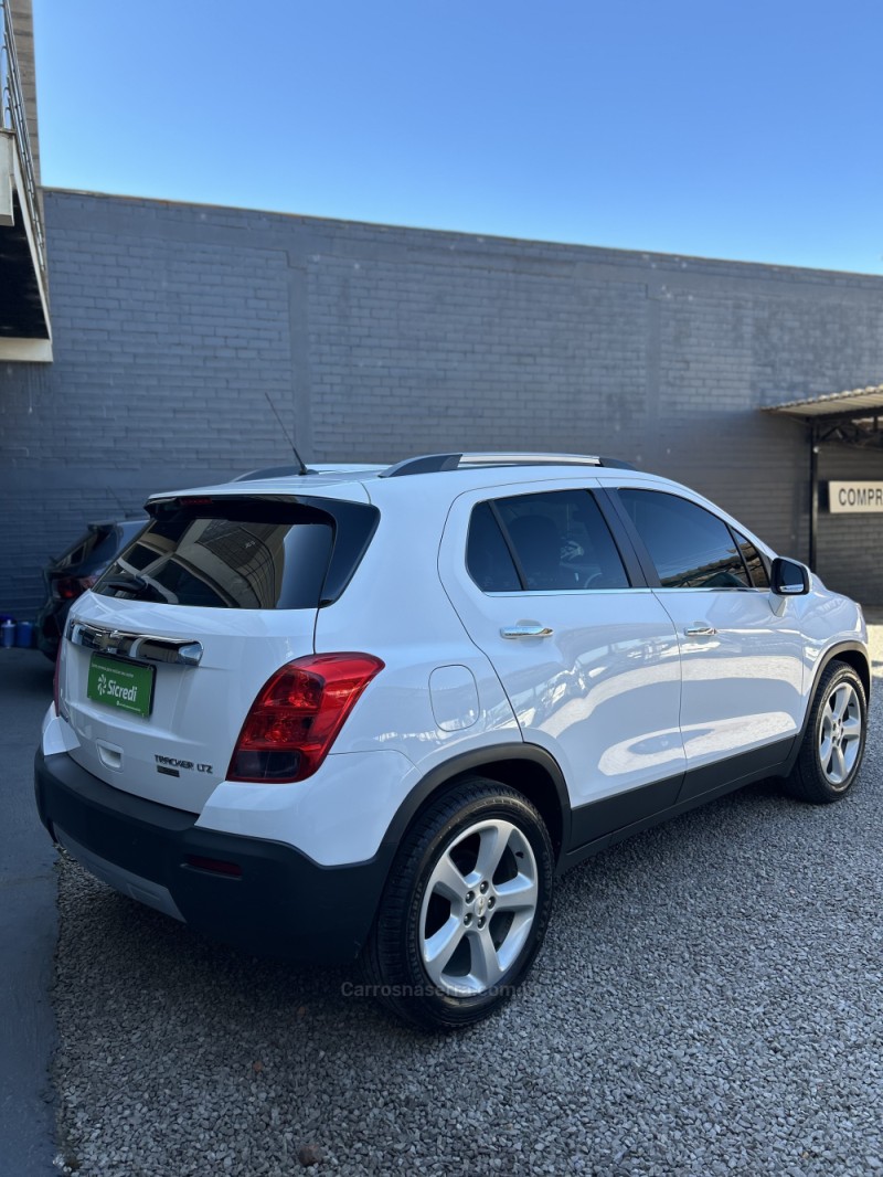 TRACKER 1.8 MPFI LTZ 4X2 16V FLEX 4P AUTOMÁTICO - 2015 - CARAZINHO
