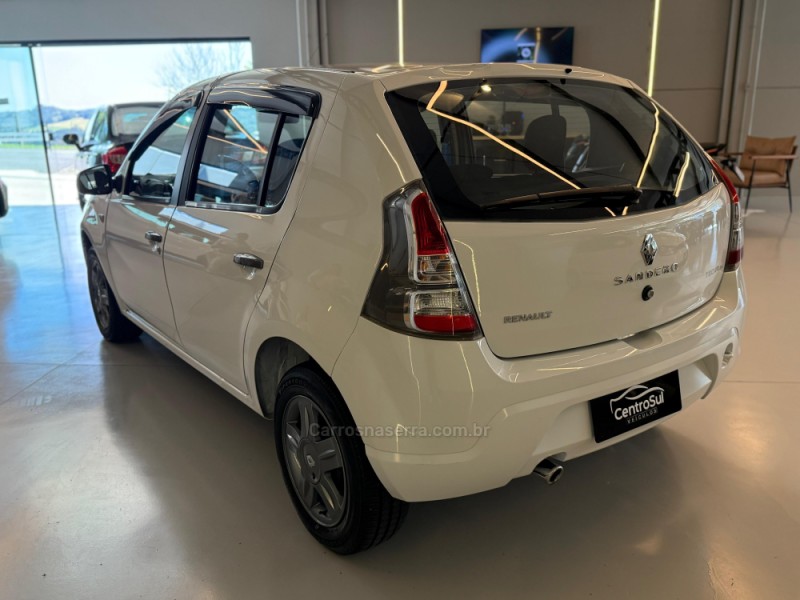 SANDERO 1.0 EXPRESSION 16V FLEX 4P MANUAL - 2014 - CARLOS BARBOSA