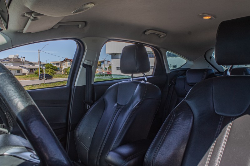 FOCUS 2.0 SE HATCH 16V FLEX 4P AUTO - 2015 - FARROUPILHA