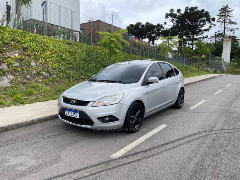 FOCUS 2.0 GHIA 16V GASOLINA 4P AUTOMÁTICO