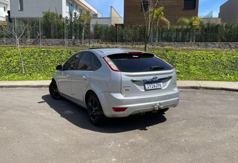 FOCUS 2.0 GHIA 16V GASOLINA 4P AUTOMÁTICO - 2010 - CAXIAS DO SUL
