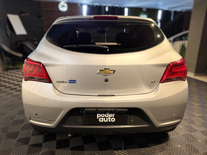 ONIX 1.0 MPFI LT 8V FLEX 4P MANUAL - 2018 - FARROUPILHA