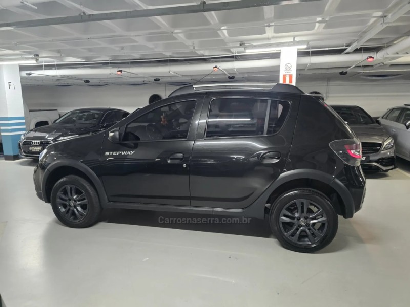SANDERO 1.6 STEPWAY INTENSE X-TRONIC 16V FLEX 4P AUTOMÁTICO - 2020 - PORTO ALEGRE