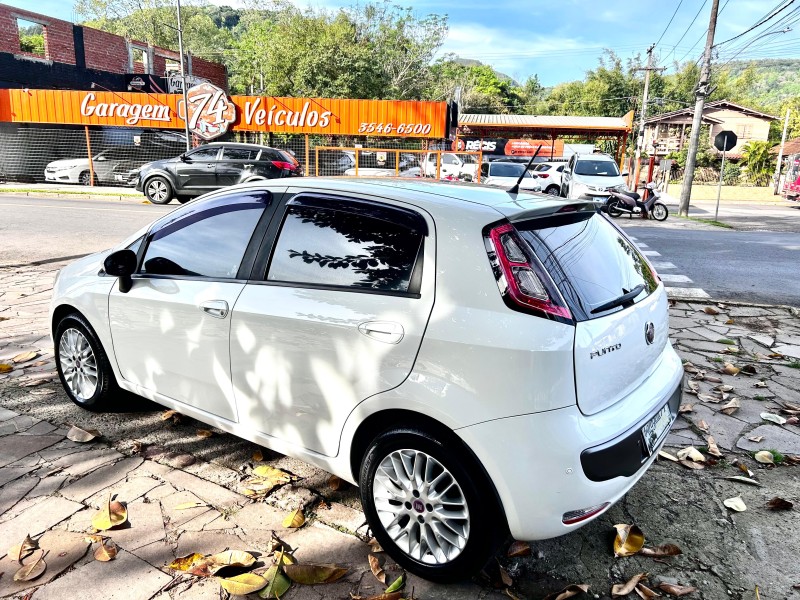 PUNTO 1.6 ESSENCE 16V FLEX 4P MANUAL - 2013 - TRêS COROAS