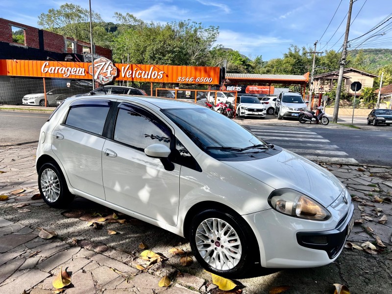 PUNTO 1.6 ESSENCE 16V FLEX 4P MANUAL - 2013 - TRêS COROAS