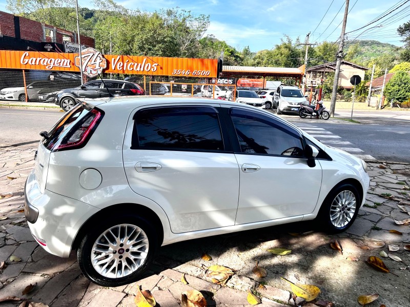 PUNTO 1.6 ESSENCE 16V FLEX 4P MANUAL - 2013 - TRêS COROAS