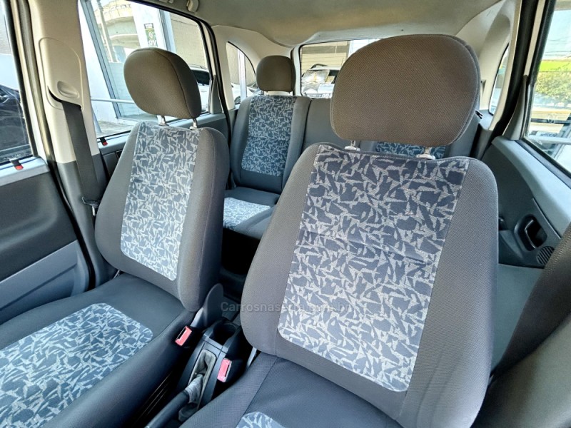 MERIVA 1.8 MPFI JOY 8V FLEX 4P MANUAL - 2005 - NOVO HAMBURGO