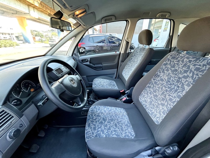 MERIVA 1.8 MPFI JOY 8V FLEX 4P MANUAL - 2005 - NOVO HAMBURGO