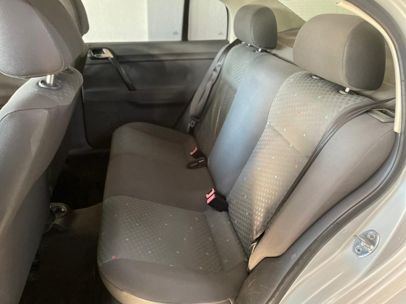 POLO 1.6 MI 8V GASOLINA 4P MANUAL - 2004 - BOM PRINCíPIO