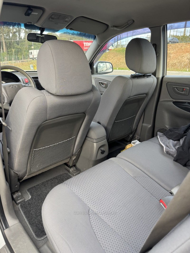 TUCSON 2.0 MPFI GL 16V 142CV 2WD GASOLINA 4P MANUAL - 2011 - CAXIAS DO SUL
