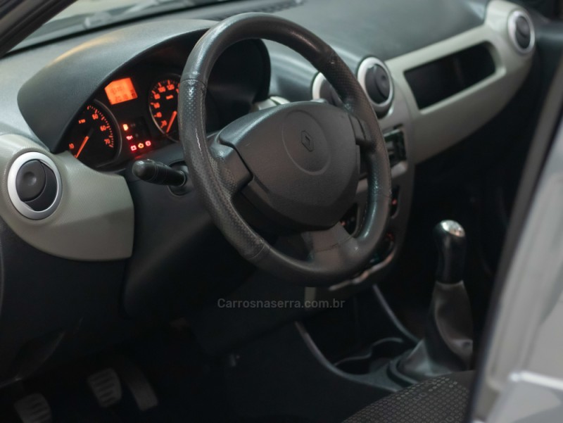SANDERO 1.0 EXPRESSION 16V FLEX 4P MANUAL - 2011 - CAXIAS DO SUL