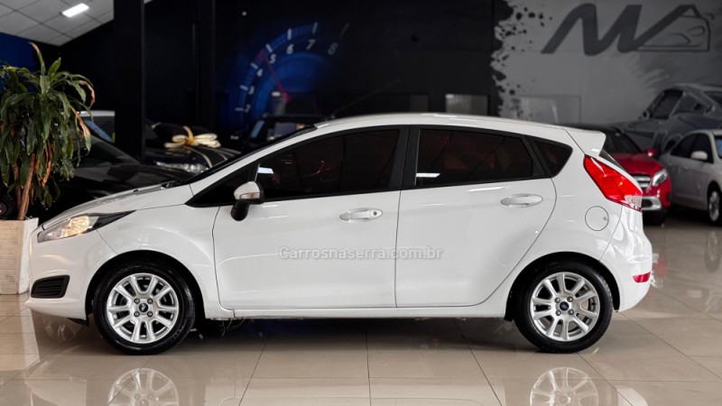 FIESTA 1.6 MPI 8V GASOLINA 4P MANUAL - 2017 - ESTâNCIA VELHA