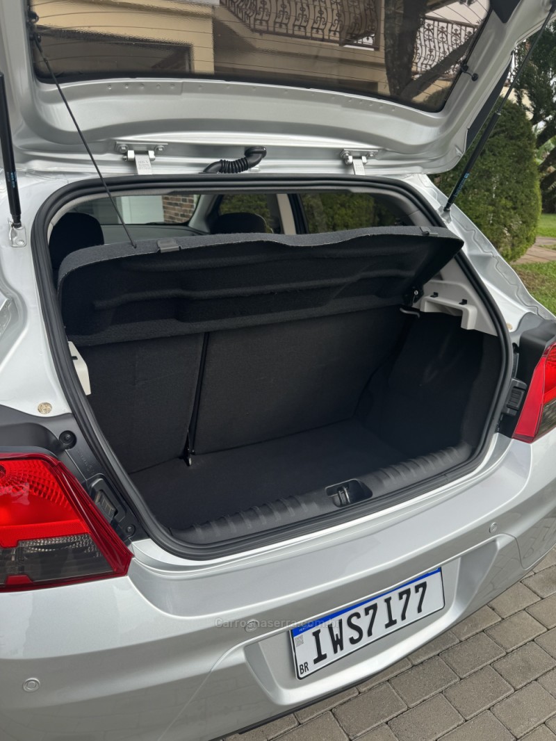 ONIX 1.4 MPFI LTZ 8V FLEX 4P MANUAL - 2015 - ENCANTADO