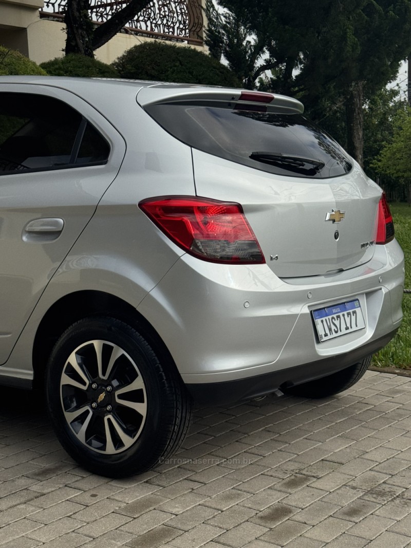 ONIX 1.4 MPFI LTZ 8V FLEX 4P MANUAL - 2015 - ENCANTADO