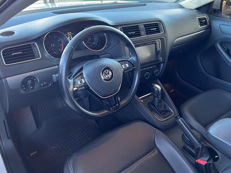 JETTA 1.4 16V TSI COMFORTLINE GASOLINA 4P TIPTRONIC - 2017 - CAXIAS DO SUL