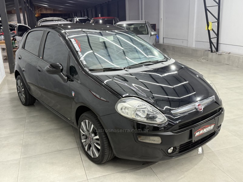 PUNTO 1.4 ATTRACTIVE ITALIA 8V FLEX 4P MANUAL - 2014 - SAPIRANGA