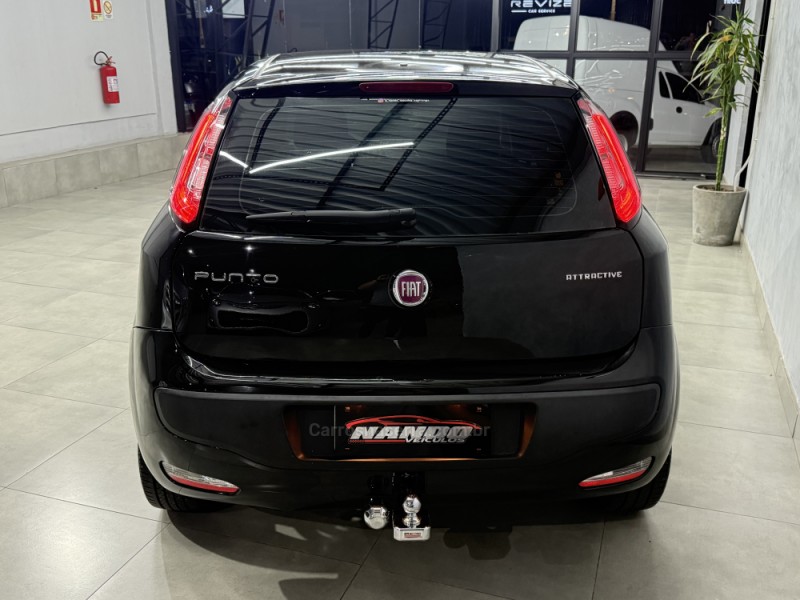 PUNTO 1.4 ATTRACTIVE ITALIA 8V FLEX 4P MANUAL - 2014 - SAPIRANGA