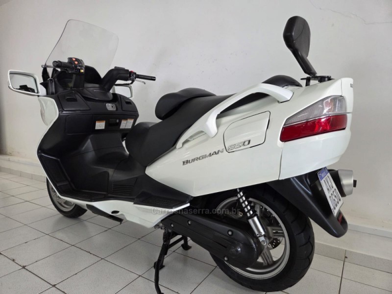 BURGMAN 650 - 2012 - CAXIAS DO SUL