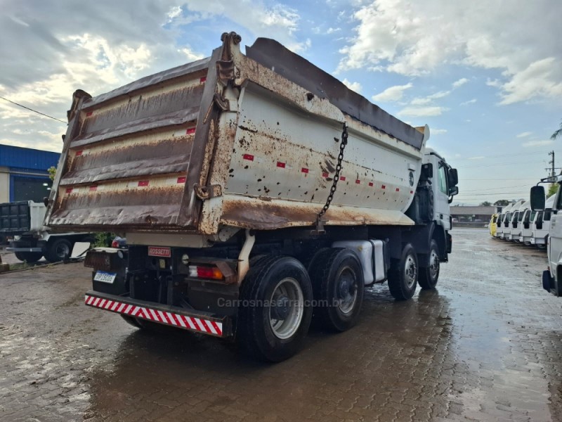 ACTROS 4844 K 8X4 - 2013 - PORTãO
