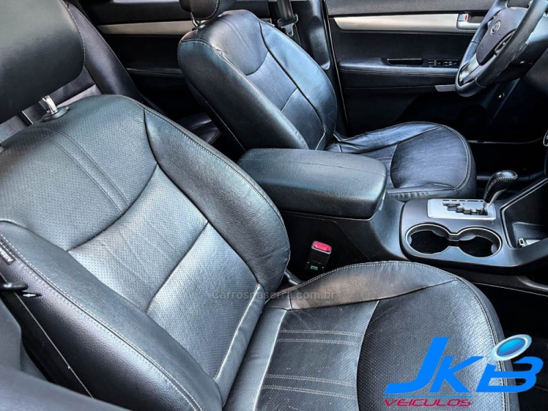 SORENTO EX 3.5 L V6 4X4 AUTOMÁTICO - 2013 - NOVO HAMBURGO