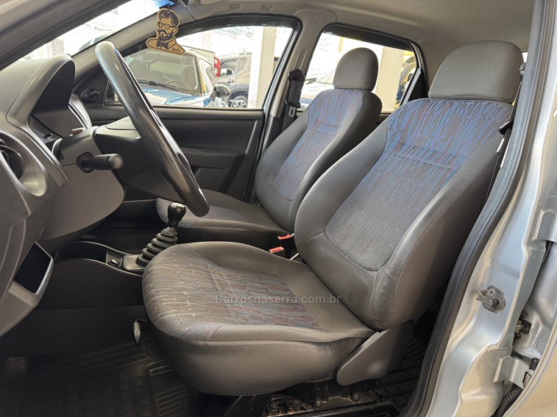 CELTA 1.0 MPFI SPIRIT 8V FLEX 4P MANUAL - 2011 - FLORES DA CUNHA