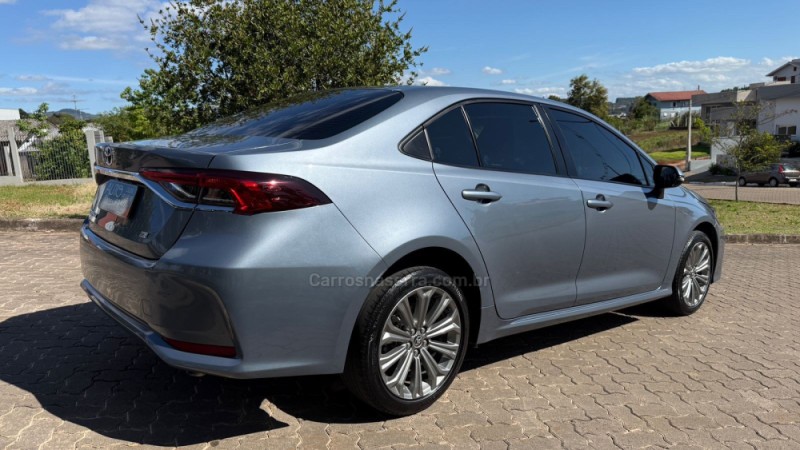 COROLLA 2.0 XEI 16V FLEX 4P AUTOMÁTICO - 2022 - DOIS IRMãOS