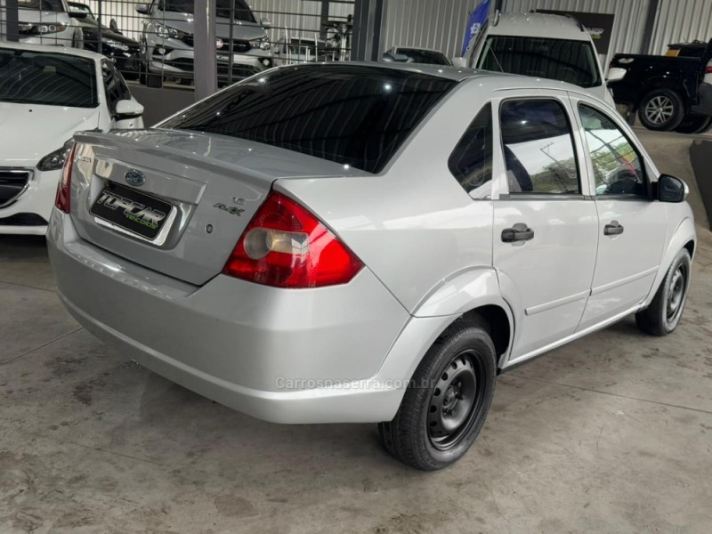 FIESTA 1.6 MPI 8V GASOLINA 4P MANUAL - 2005 - CAMPO BOM