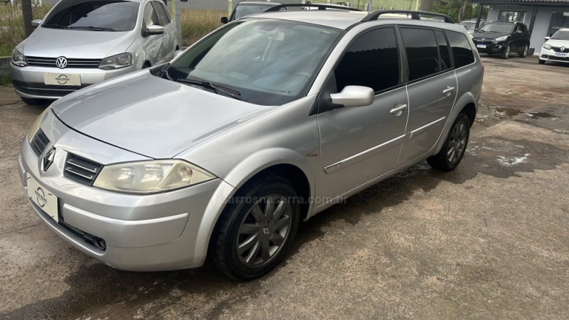 MÉGANE 1.6 DYNAMIQUE GRAND TOUR 16V FLEX 4P MANUAL - 2011 - GRAVATAí