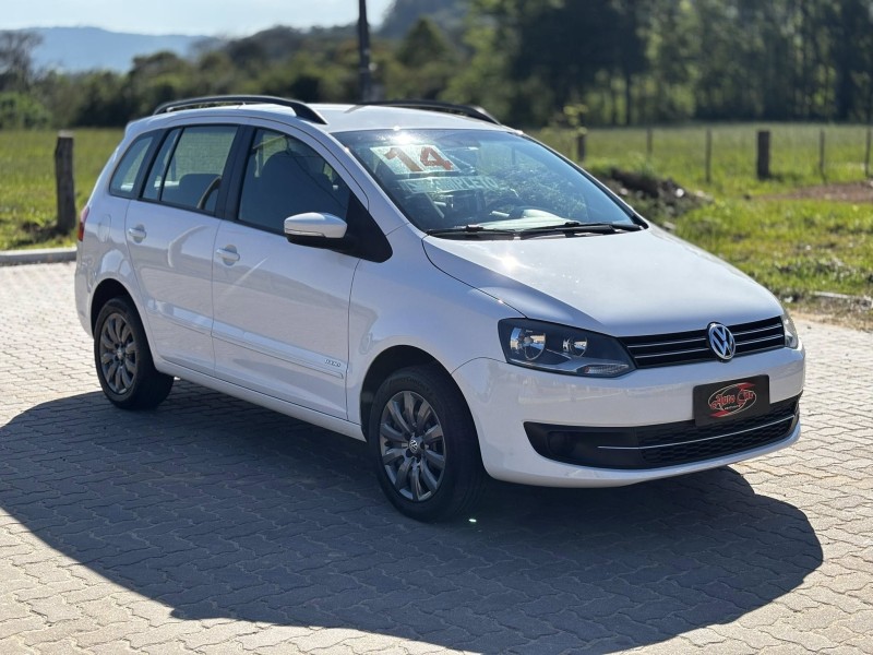 SPACEFOX 1.6 MI TREND 8V FLEX 4P MANUAL - 2014 - CANDELáRIA