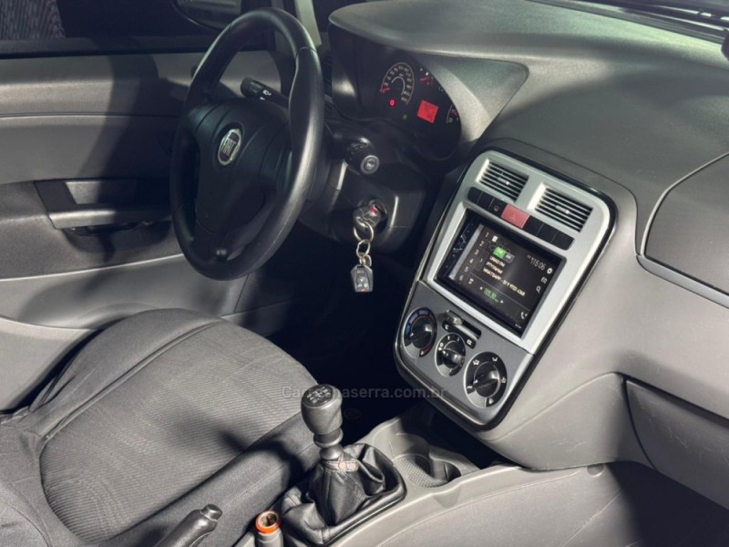 PUNTO 1.4 ATTRACTIVE 8V FLEX 4P MANUAL - 2011 - ESTâNCIA VELHA
