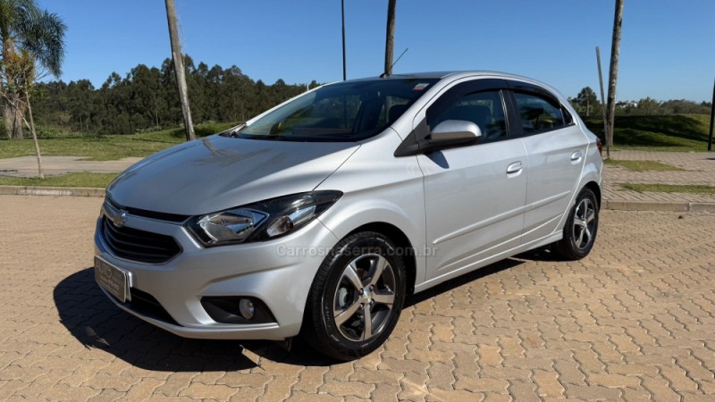 ONIX 1.4 MPFI LT 8V FLEX 4P MANUAL - 2017 - DOIS IRMãOS