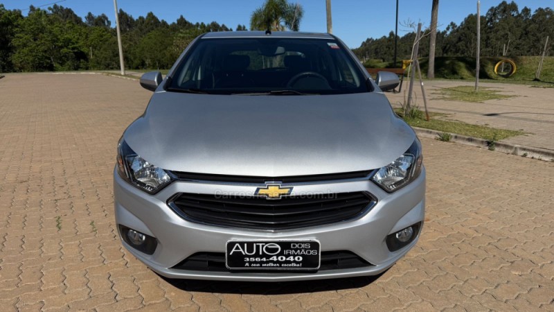 ONIX 1.4 MPFI LT 8V FLEX 4P MANUAL - 2017 - DOIS IRMãOS