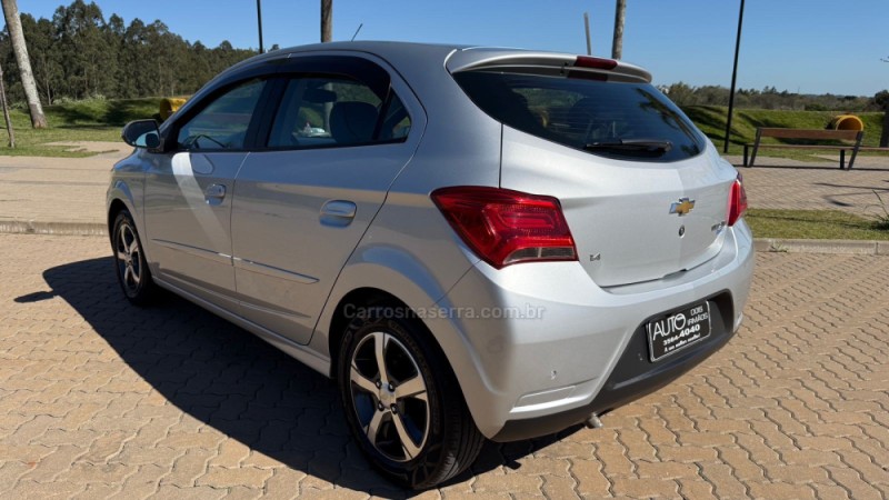 ONIX 1.4 MPFI LT 8V FLEX 4P MANUAL - 2017 - DOIS IRMãOS