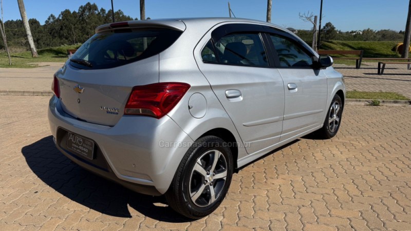 ONIX 1.4 MPFI LT 8V FLEX 4P MANUAL - 2017 - DOIS IRMãOS