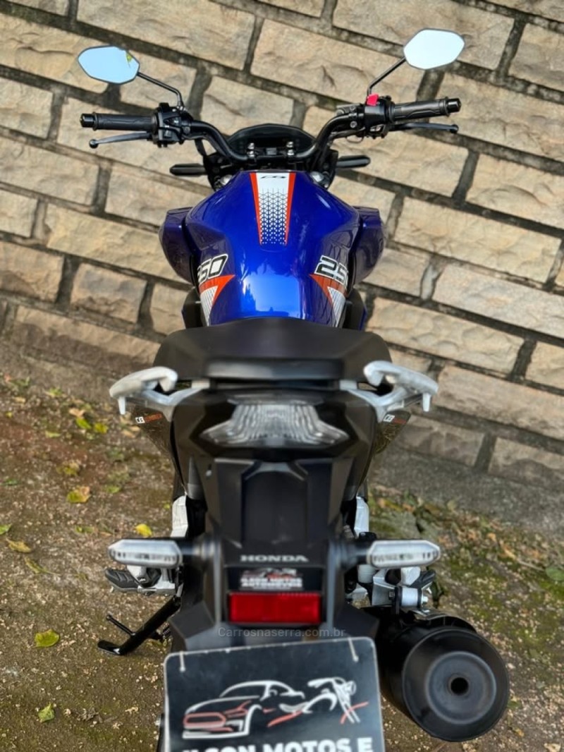 CB 250F TWISTER  - 2022 - LAJEADO