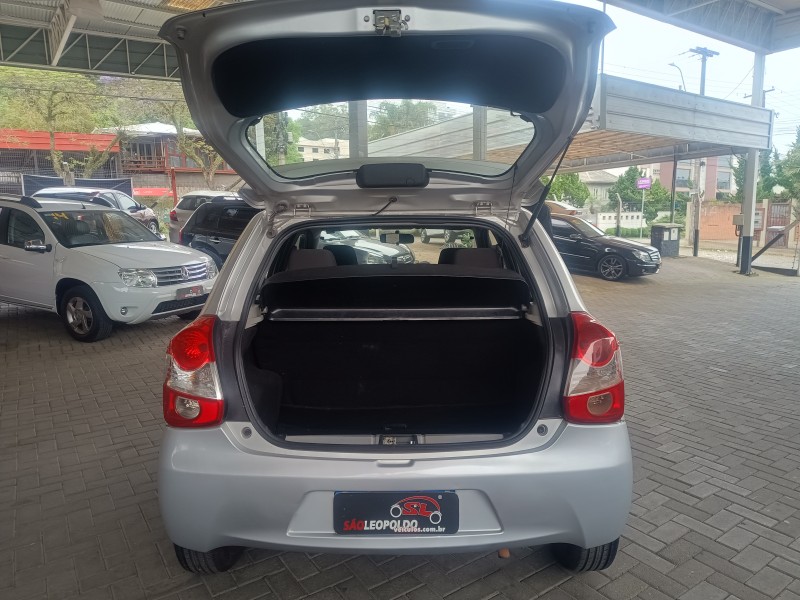 ETIOS 1.3 X 16V FLEX 4P MANUAL - 2013 - CAXIAS DO SUL