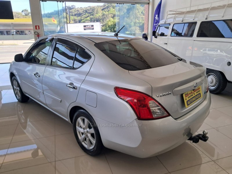 VERSA 1.6 16V FLEX SL 4P MANUAL - 2013 - NOVA PETRóPOLIS